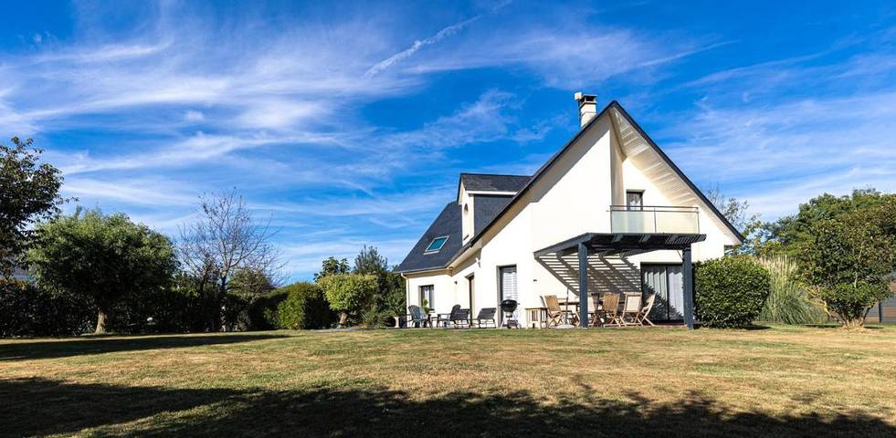 Location de vacances pour 10 personnes, avec jardin et terrasse à Barneville-sur-Seine