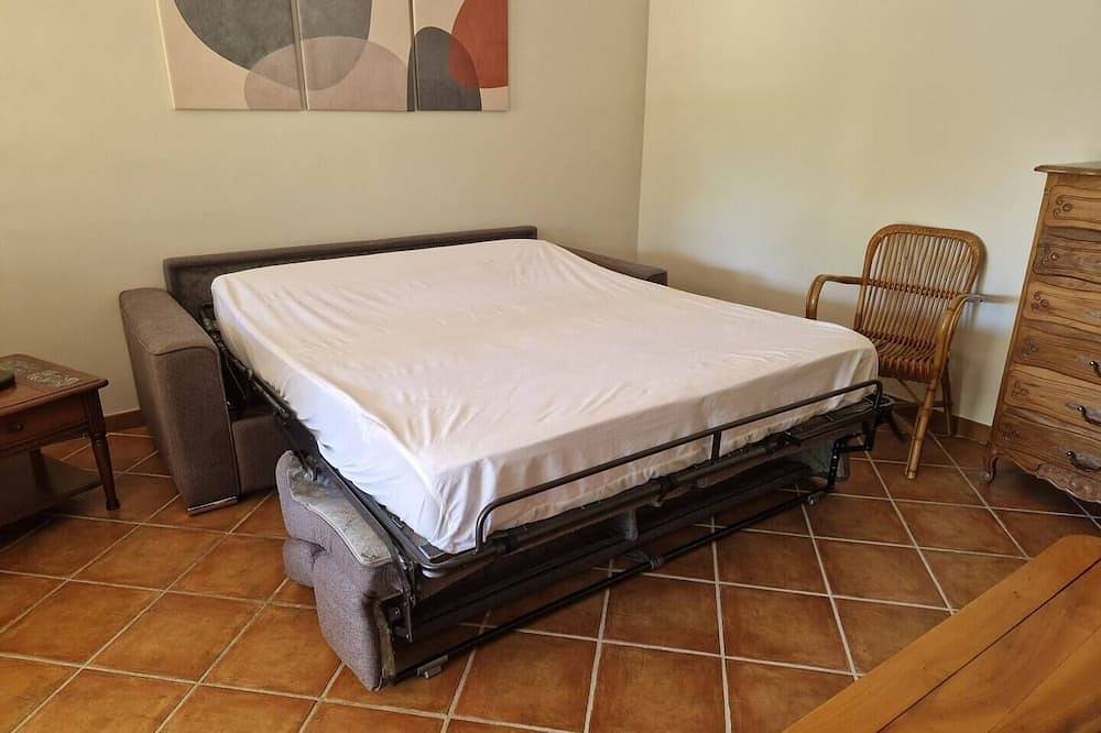 Large T2 with parking and garden in Gémenos, Marsella region
