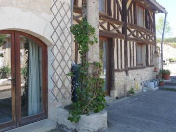 Cottage pour 2 personnes, avec vue ainsi que jardin et terrasse à Ponteyraud