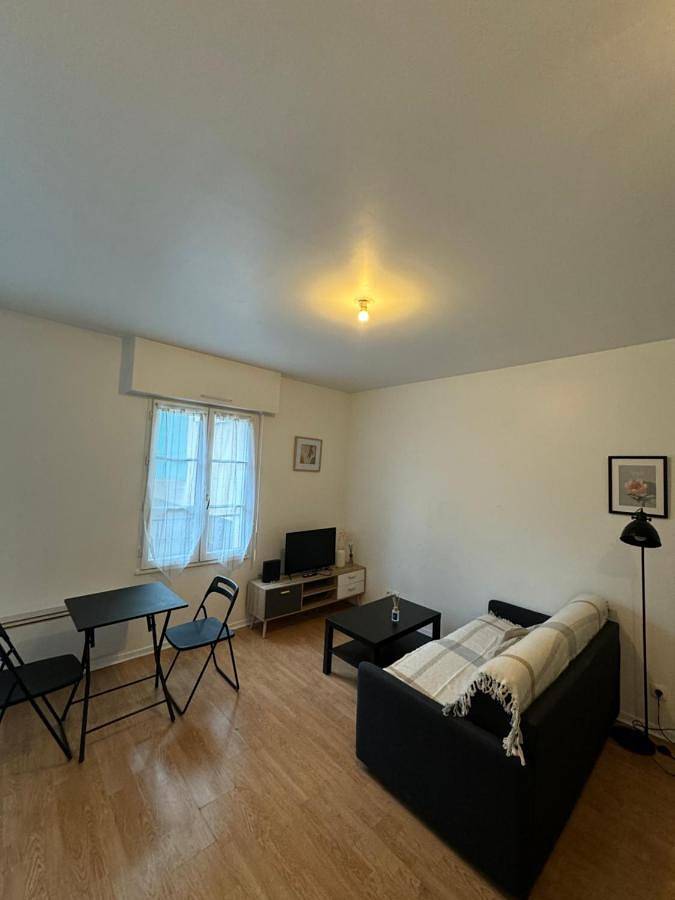 Appartement entier, Studio idéal Gare & Centre-Ville in Conflans-Sainte-Honorine, Yvelines