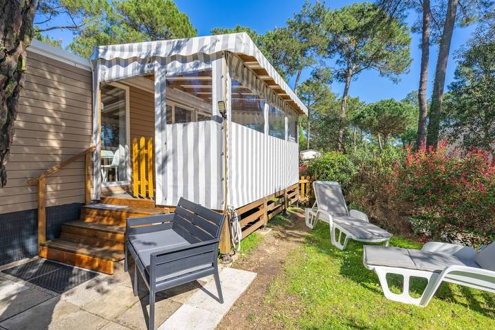 Camping pour 6 personnes, avec jardin et bassin pour enfant, animaux acceptés à Les Mathes