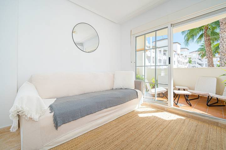 Ganze Wohnung, Ferienwohnung 'Villamartin' mit Gemeinschaftspool, Wlan und Klimaanlage in Monte Golf, Orihuela
