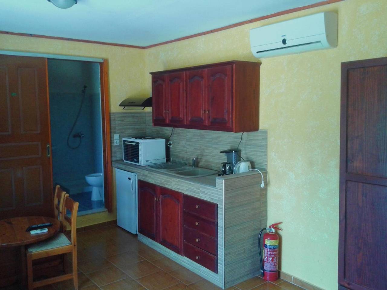 Estudio entero, Apartamento 'Sunrise' con vistas a la montaña, Wi-Fi y aire acondicionado in Playa Vai, Lasithi