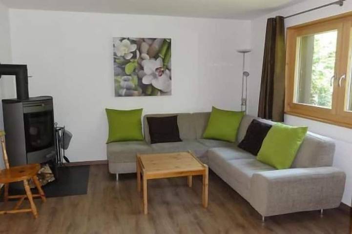 Ferienwohnung für 5 Personen, mit Garten und Pool in Naters