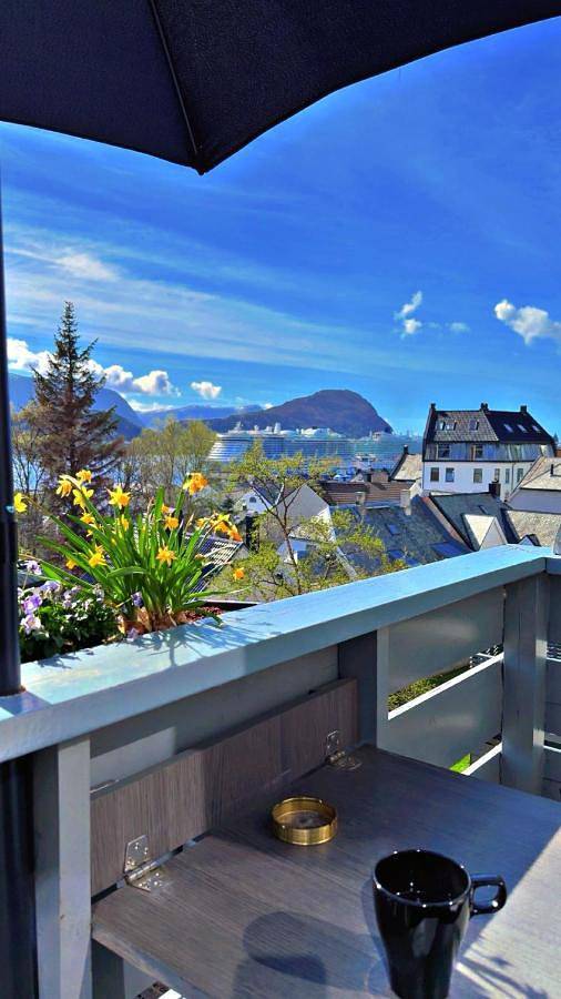 Gîte pour 2 personnes, avec vue et balcon dans Ålesund