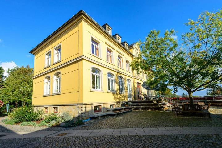 Hotel für 7 Personen, mit Terrasse und Garten sowie Ausblick in Cossebaude