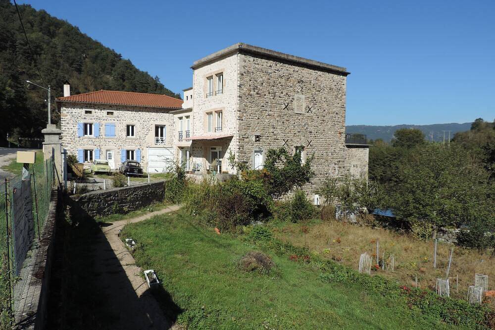 Moulin de la ribeyre gîte pour 15 personnes 17 kms du puy en velay in Saint-Vincent (France), Haute-Loire