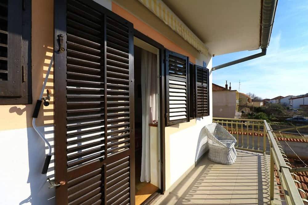 Entire apartment, Apartments Slavica (10704-A1) - Jezera - island Murter in Jezera, Murter