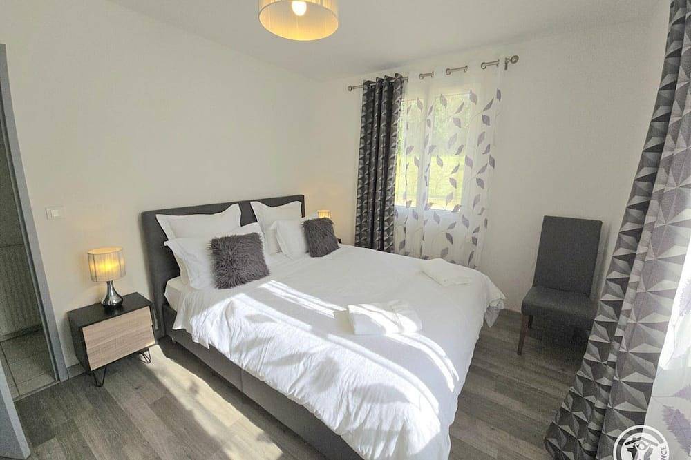 Family cottage with shared pool, Wifi, and pets welcome in the heart of Périgord in Le Bugue, Périgord Noir