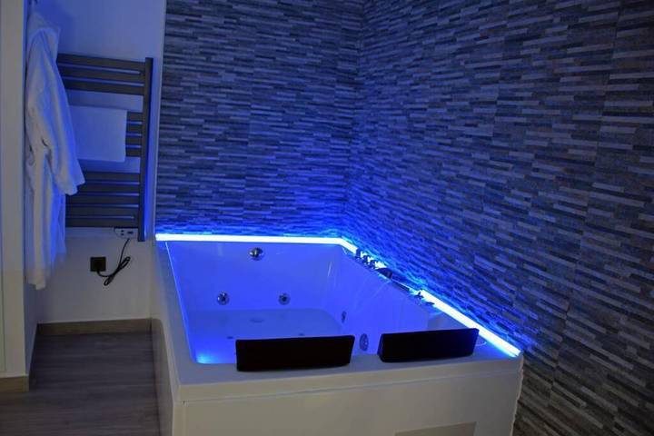 Apartamento para 3 personas, con Jacuzzi además de Terraza y Vistas en Benalup-Casas Viejas