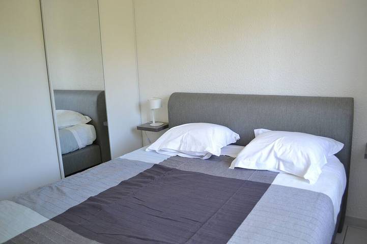 Location de vacances pour 8 personnes, avec terrasse et jardin, animaux acceptés à Saint-Privat-des-Vieux - 3