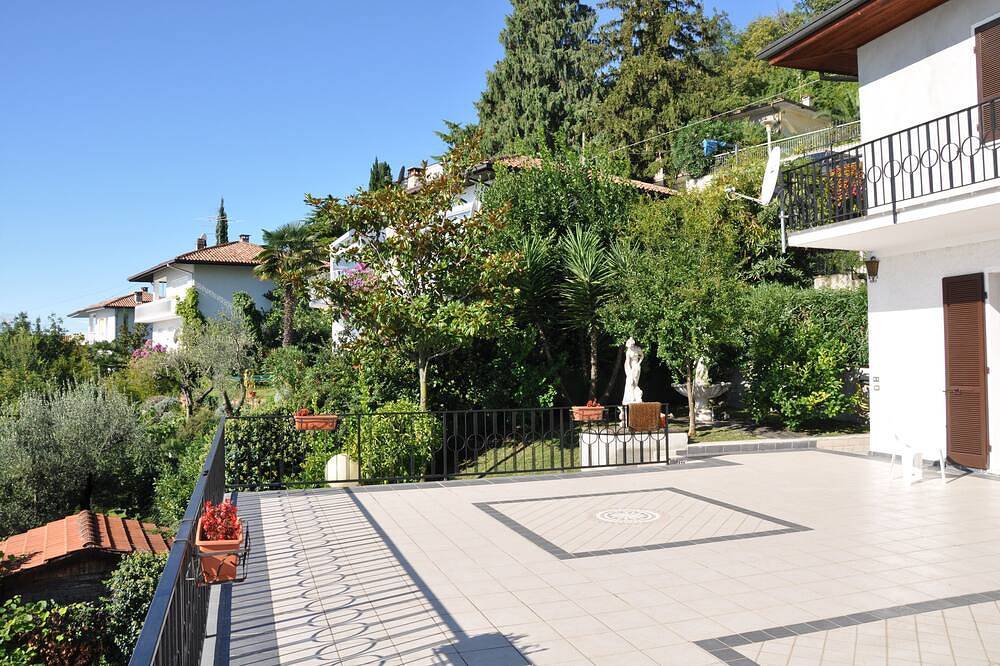 Villa mit mediterranem Garten,ideal für Hundebesitzer, für Gäste die Ruhe suchen in Maderno, Toscolano-Maderno