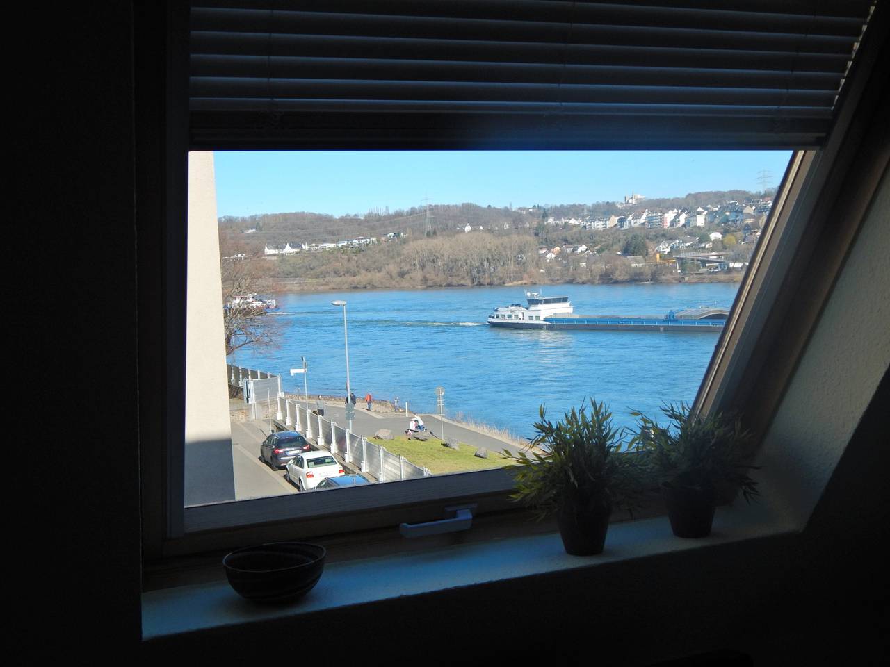 Ganze Wohnung, Ferienwohnung 'Rheinblick Wohnung 5' mit Gemeinschaftsterrasse, Wlan und Klimaanlage in Neuendorf (Koblenz), Koblenz