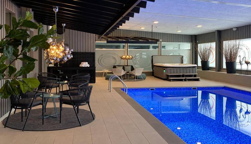 Hôtel pour 3 personnes, avec Jacuzzi et Terrasse ainsi que Piscine et Sauna dans Gallivare