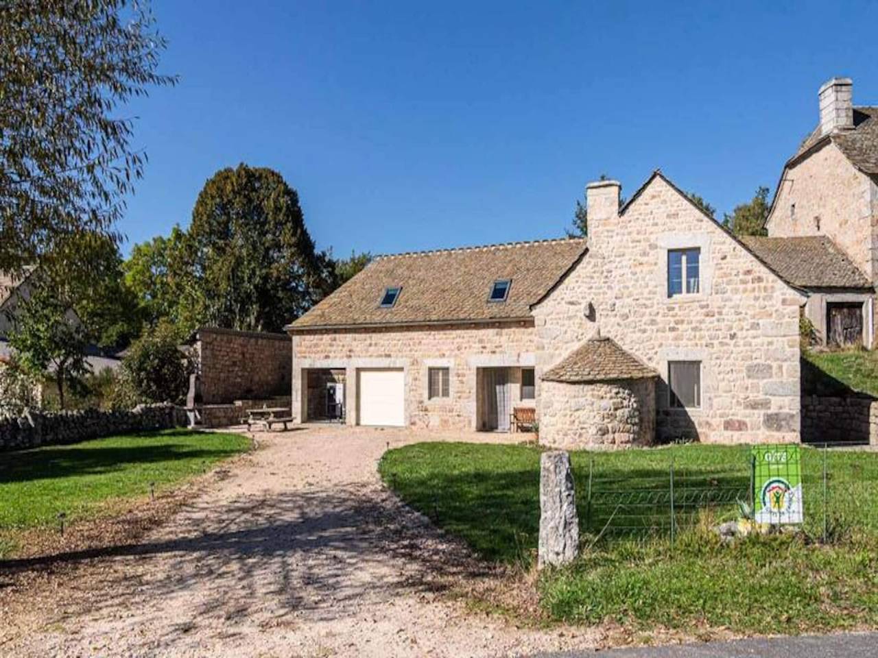 Gîte pour 6 Personnes dans La Fage-Saint-Julien, L'Aubrac