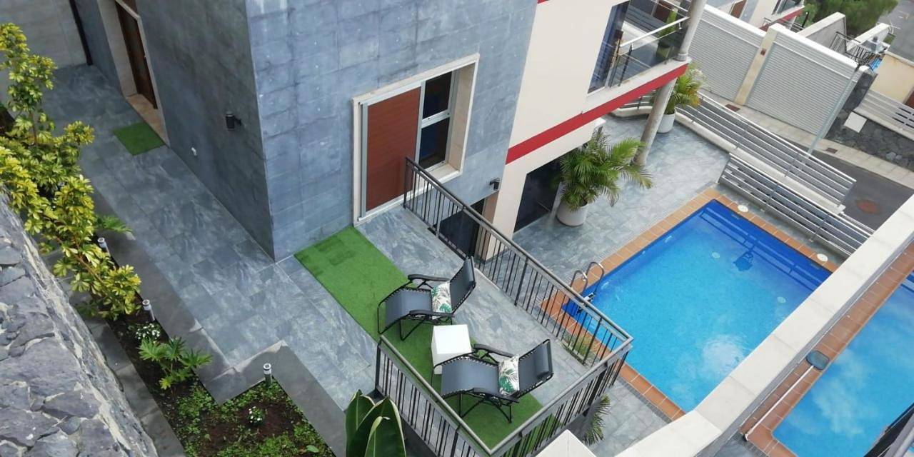 Supermakar10 - Green Palm in Cuesta de la Villa, Santa Úrsula