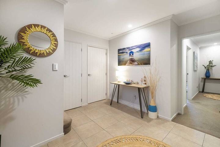 Holiday home for 8 people, with balcony in Mount Maunganui