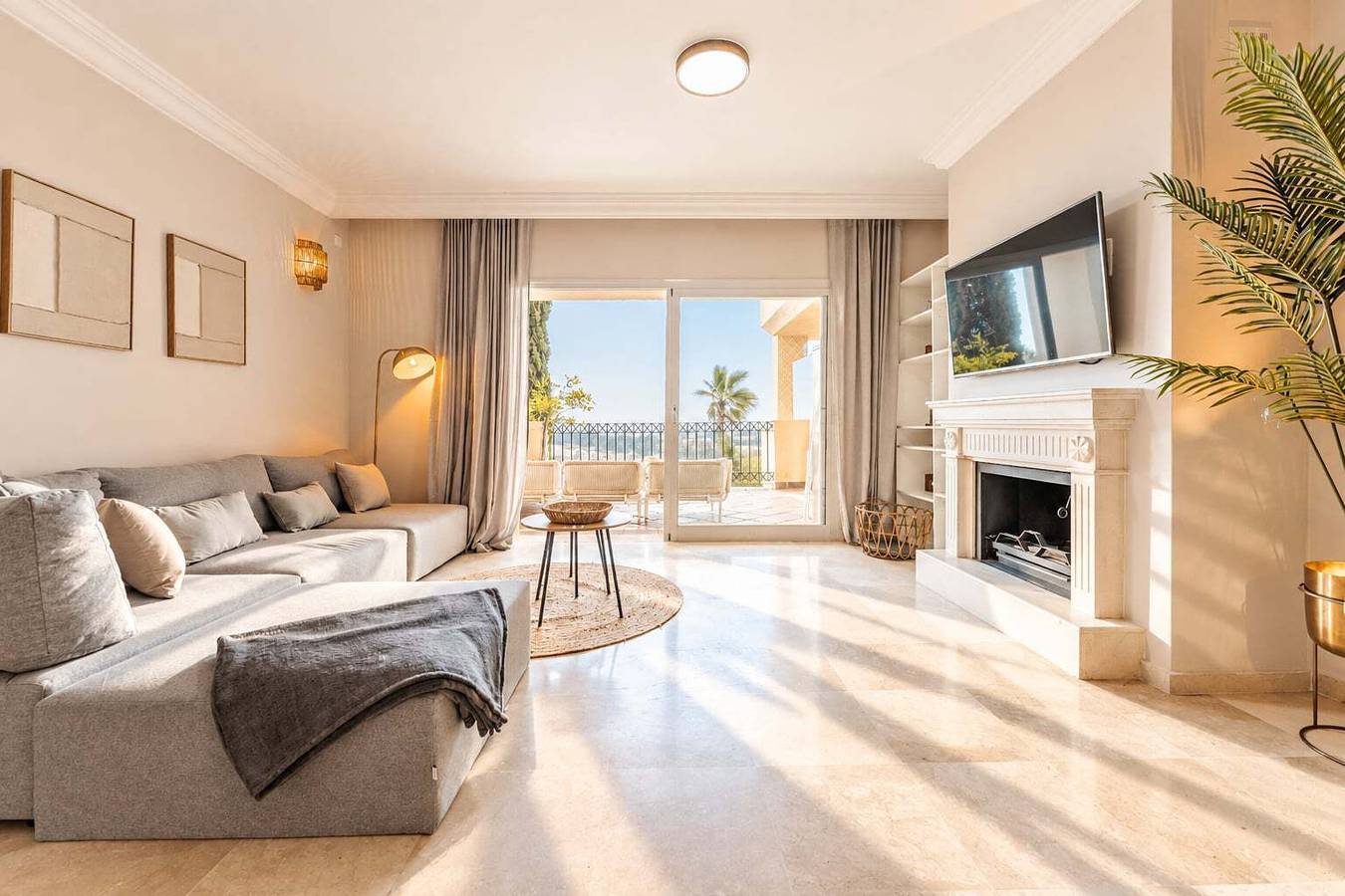 Apartamento entero, Sea & Sun Hills | Sea Views Pool in La Resina, Estepona