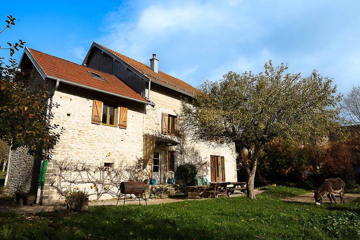 Gîte pour 15 personnes, avec Terrasse et Jardin