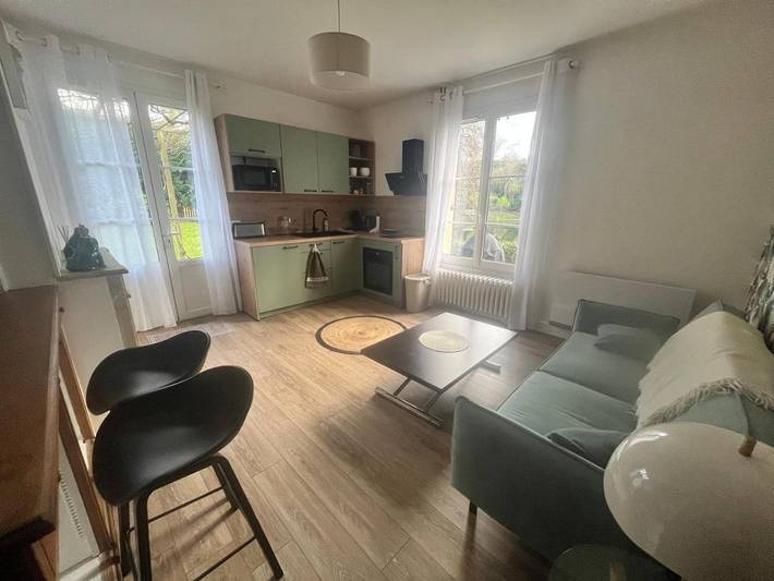 Gîte pour 4 personnes, avec vue ainsi que jardin et vue sur le lac, animaux acceptés à Fontenay-le-Fleury - 2