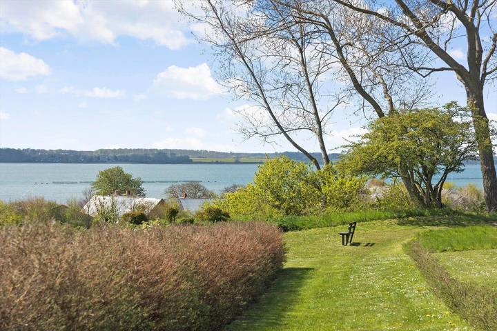 Ferieudlejning for 4 personer, med terrasse i Bogø