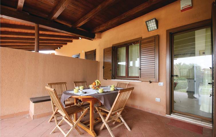 A 200 m dalla spiaggia di Costa Rei: WiFi, Letto matrimoniale, Cucina, Giardino. in Costa Rei, Muravera