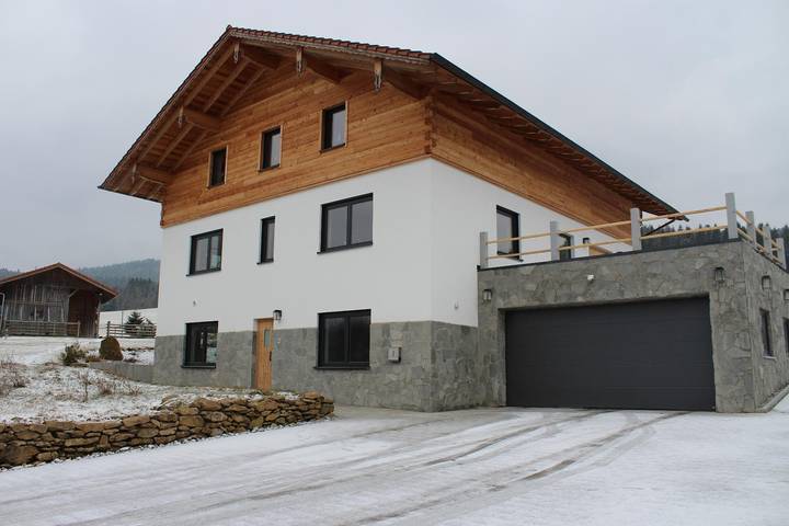 Ferienwohnung für 4 Personen, mit Balkon und Balkon/Terrasse sowie Terrasse und Garten