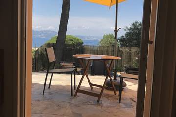 Gîte pour 4 personnes, avec terrasse et jardin, animaux acceptés dans La Madrague