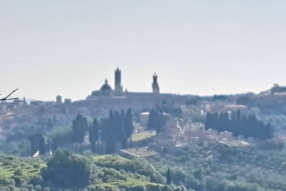 Cozy Tuscan-style apartment Suitable for families. Pets allowed in Siena, Siena Provinz