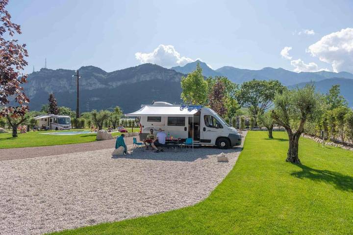 Camping für 5 Personen, mit Garten und Pool sowie Ausblick im Trentino - 4