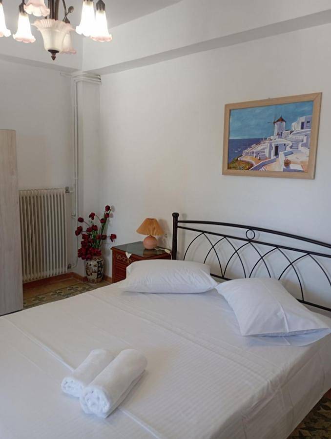 Location de vacances pour 2 personnes, avec vue ainsi que jardin et terrasse dans Kithnos Chora - 4