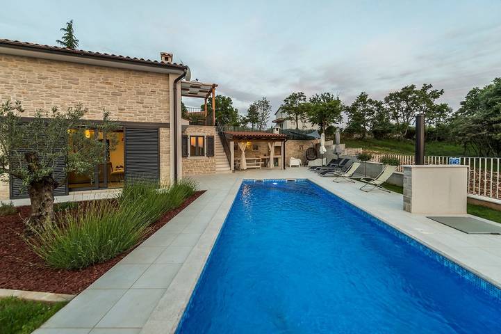 Villa für 7 Personen, mit Garten und Pool - 1