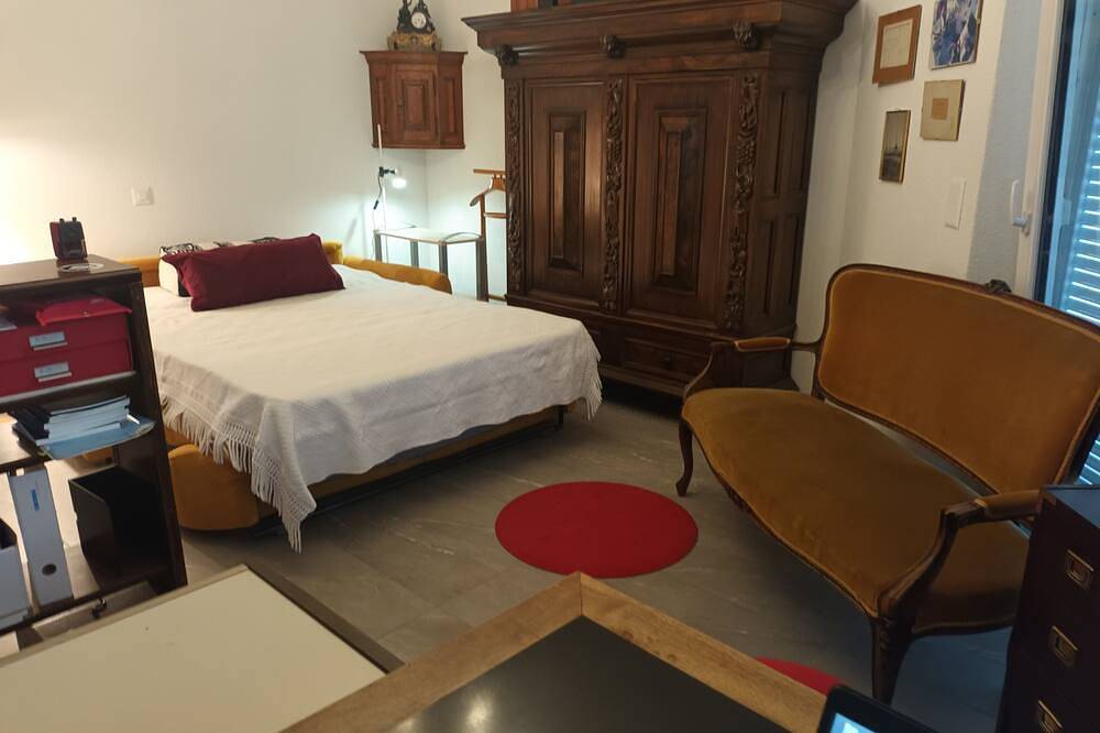 Ganze Wohnung, \"Lula\" Wohnung - am Quai - und glücklich sein!  3,5 Zimmer & Loggia; bis 5 Gäste in Locarno, Tessiner Alpen