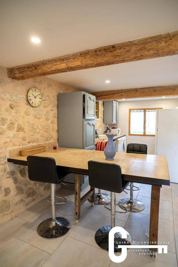 Location de vacances pour 10 personnes, avec vue ainsi que terrasse et piscine, animaux acceptés à Gaudiès - 4