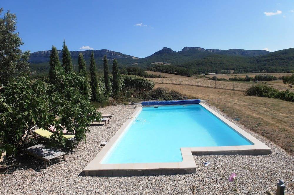 Gîte de luxe avec piscine privée, wifi et une vue imprenable, dort 4+ in Pont-de-Barret, Région de nyons