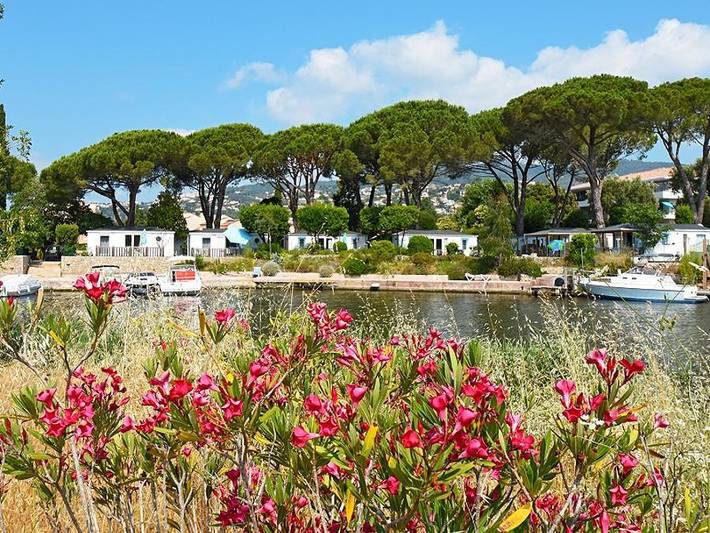 Camping pour 4 personnes, avec Bassin pour enfant et Sauna