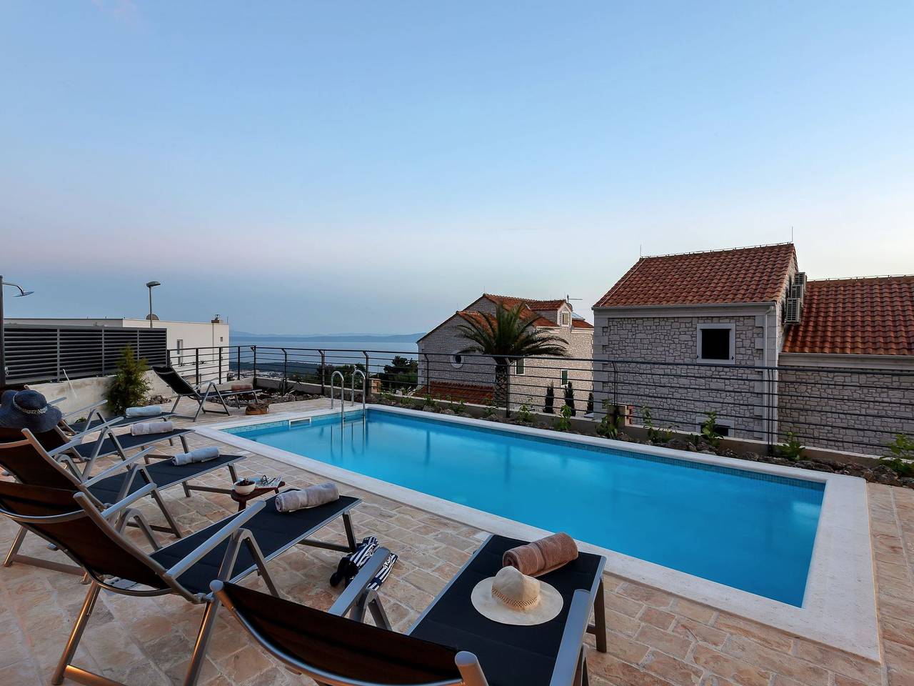 Moderne Villa Smart mit Pool und Meerblick in Veliko Brdo, Makarska