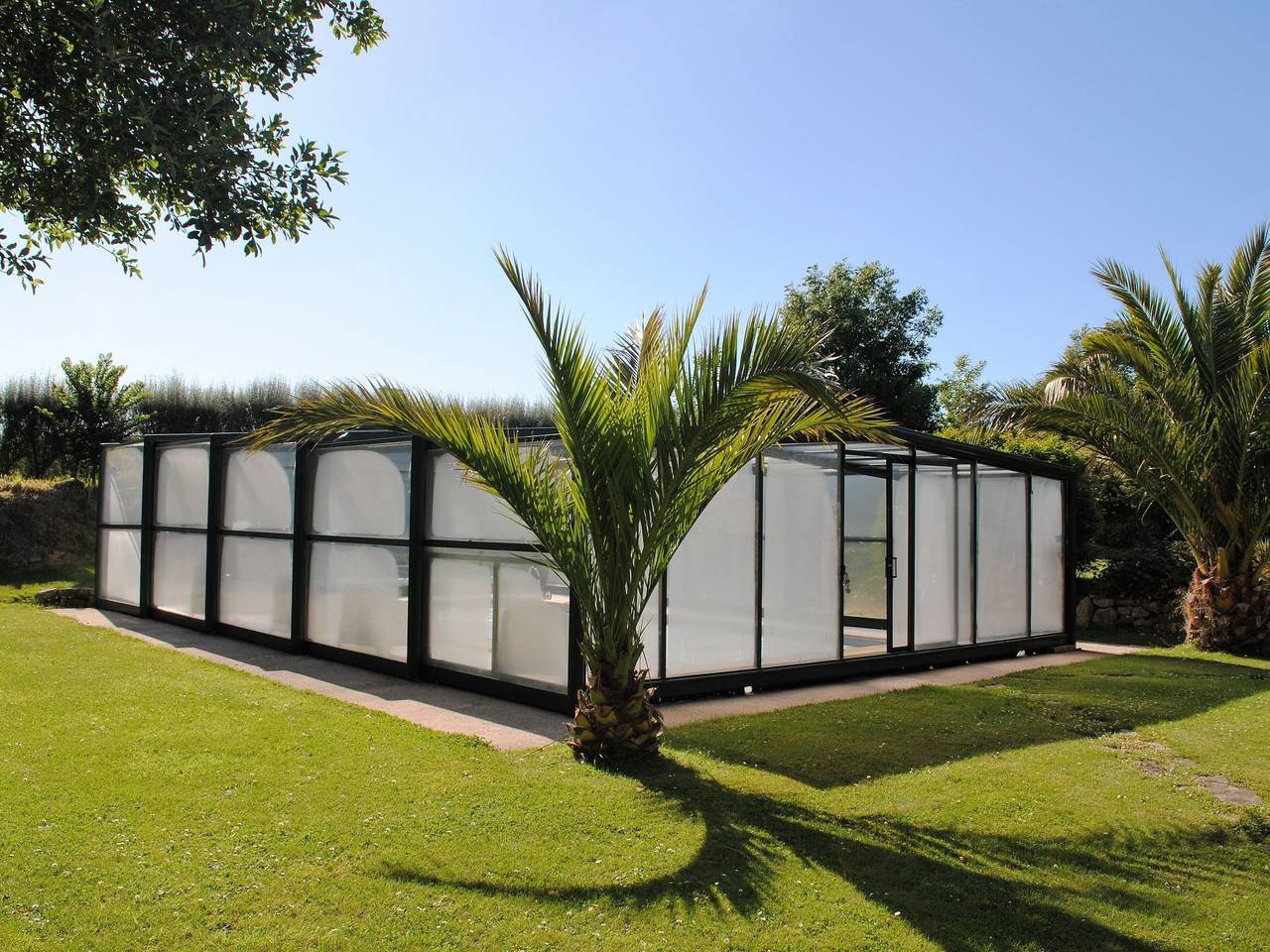Großes Haus mit überdachtem und beheiztem Swimmingpool in Plouguin, Région de Brest