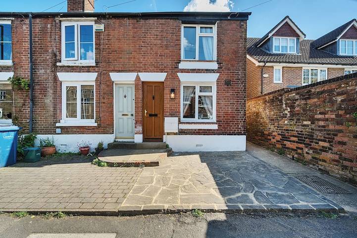 Cottage for 4 people, with pets in Surrey Hills