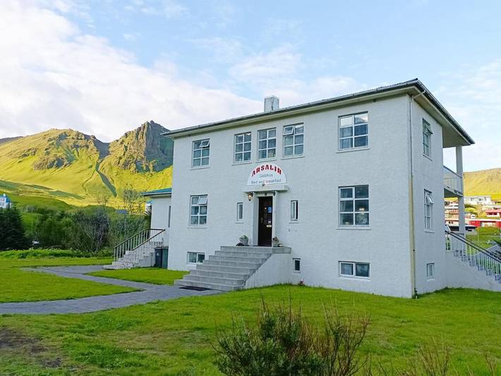 Gîte pour 3 personnes, avec vue ainsi que jardin et terrasse dans Vík í Mýrdal - 2