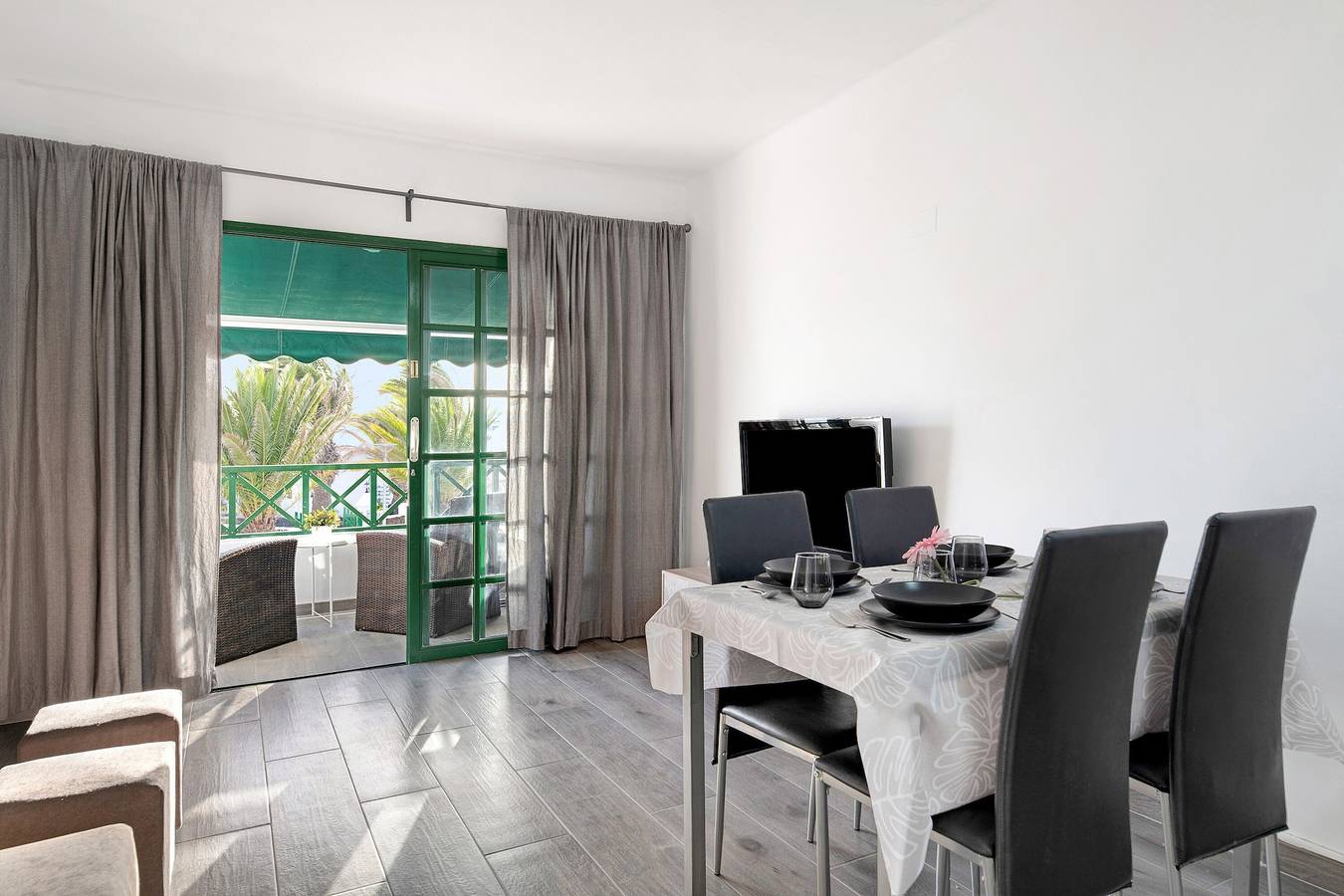 Vakantieappartement 'Los Pocillos' met Uitzicht op de Bergen, Gedeeld Zwembad en Wi-Fi, foto 8