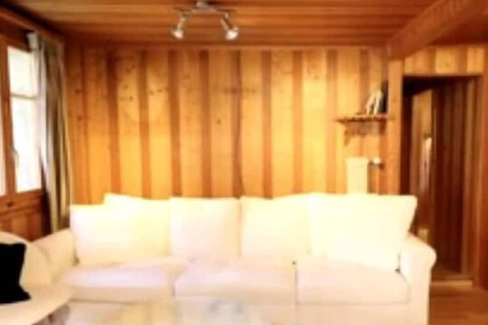Ganze Wohnung, Chalet in the mountains, wooden interior, cosy, with a beautiful view in Evolène, Walliser Alpen