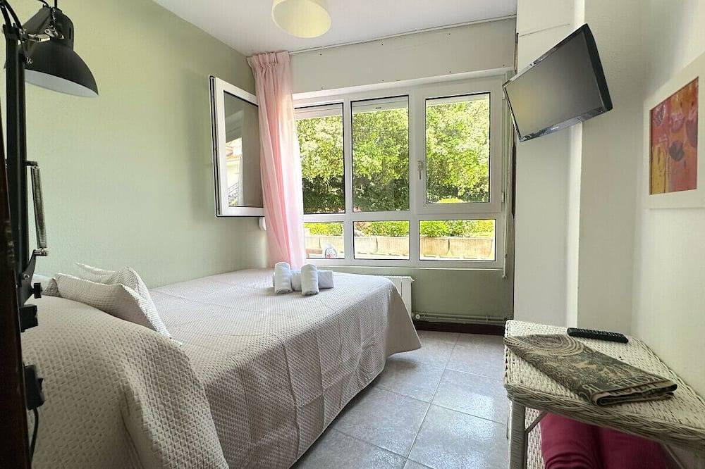 Ganze Wohnung, Bajo en la playa con piscina - La Arena 4309 in Arnuero, Kantabrische Küste