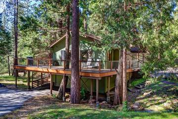 Log Cabin for 8 People in Wawona, Mariposa County, Photo 2