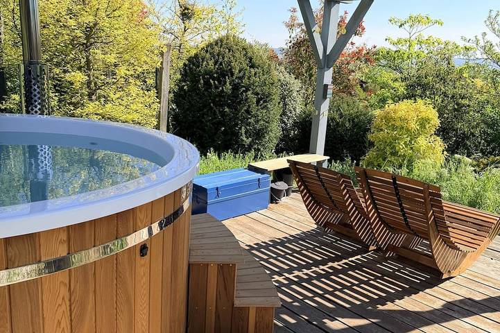 Location de vacances pour 4 personnes, avec Jacuzzi et Terrasse ainsi que Jardin et Sauna dans Cernay-lès-Reims