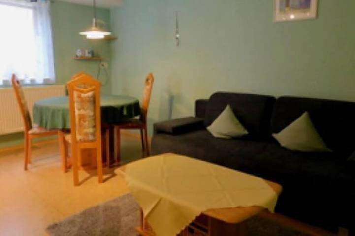 Ferienwohnung für 4 Personen, mit Balkon und Garten in Dettelbach