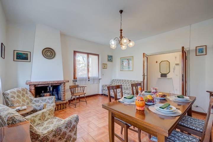 Casa Vittoria 800m from sea in Forte dei Marmi, Italienische Riviera