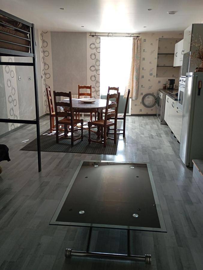 Gîte pour 6 personnes, avec Terrasse ainsi que Sauna et Vue à Créancey (Côte-d'Or)