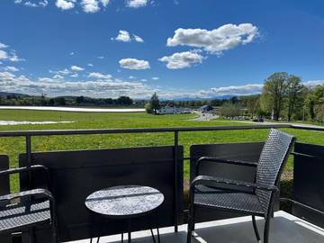 Gîte pour 7 personnes, avec vue et jardin à Morat