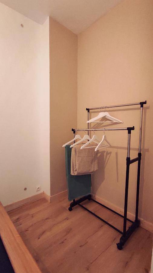 Appartement entier, One-Bedroom Apartment in Aubusson, Région d'Aubussargues